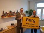 Bernhard Ruth, Sachgebietsleiter Büro des Bürgermeisters, und Oberleutnant Stefan Quandt