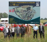 v.l.n.r.: Lothar Finzelberg, Landrat; Karl-Heinz Schuster, Nutzfahrzeuge; Thomas Beuschlein, PRÄMAB; Bernhard Sterz, ehem, OB; Jörg Rehbaum, Bürgermeister; Frank Ranneberg, Wirtschaftministerium; Markus Kurze, MdL und Dr. Alfred Kruse, Stadtwerke Burg