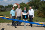 v.l.n.r. Bürgermeister Jörg Rehbaum, Ortsbürgermeister Lutz Wernecke, Kirsten Krüger und Bezirksdirektor Frank Meyer von der ÖSA - Foto: Tom Howey